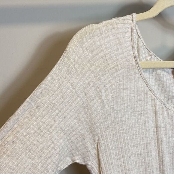 Victoria’s Secret ivory 3/4 sleeve ribbed lace trim romper size S - Picture 3 of 10